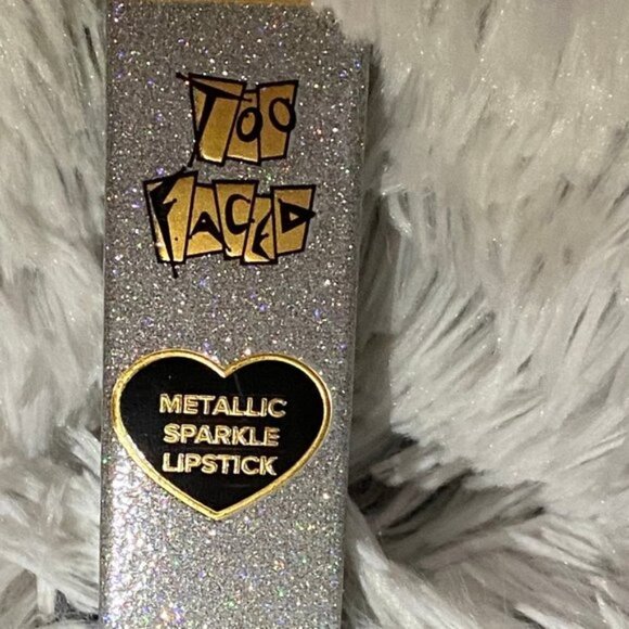 Too Faced Throwback METALLIC SPARKLE Lipstick - bionic - Picture 7 of 8